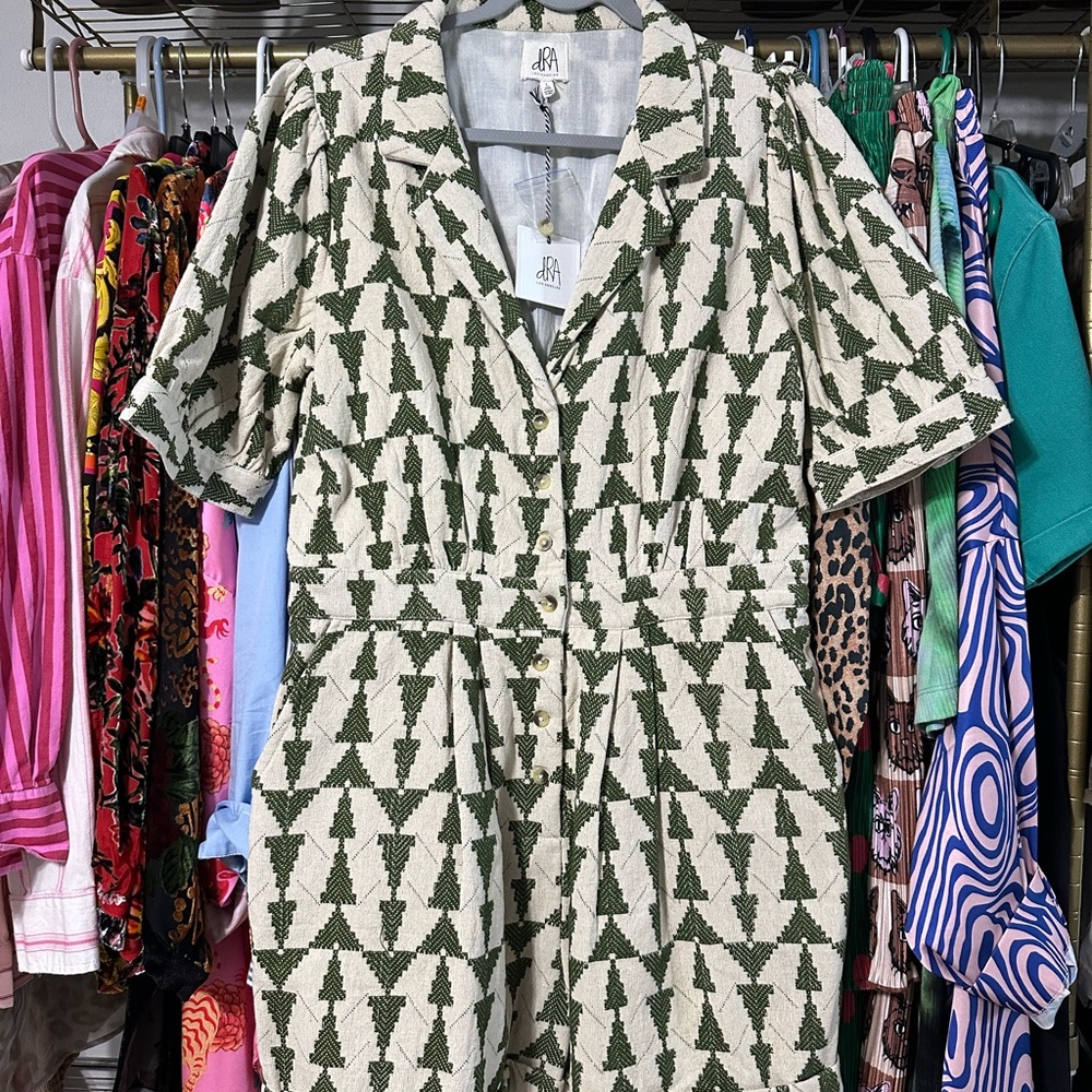 dRA Los Angeles Green and White Geo Patterned Jumpsuit - Picture 2 of 5